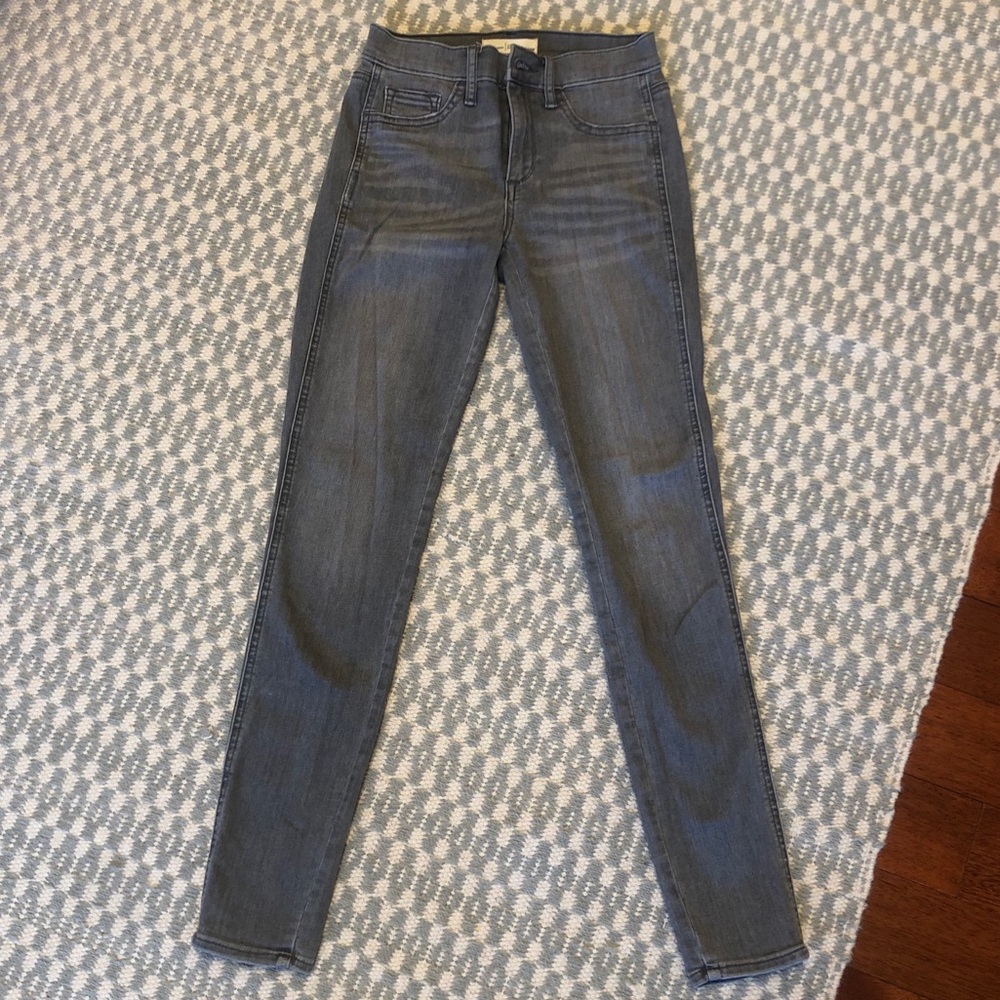 MID-RISE SKINNY JEANS